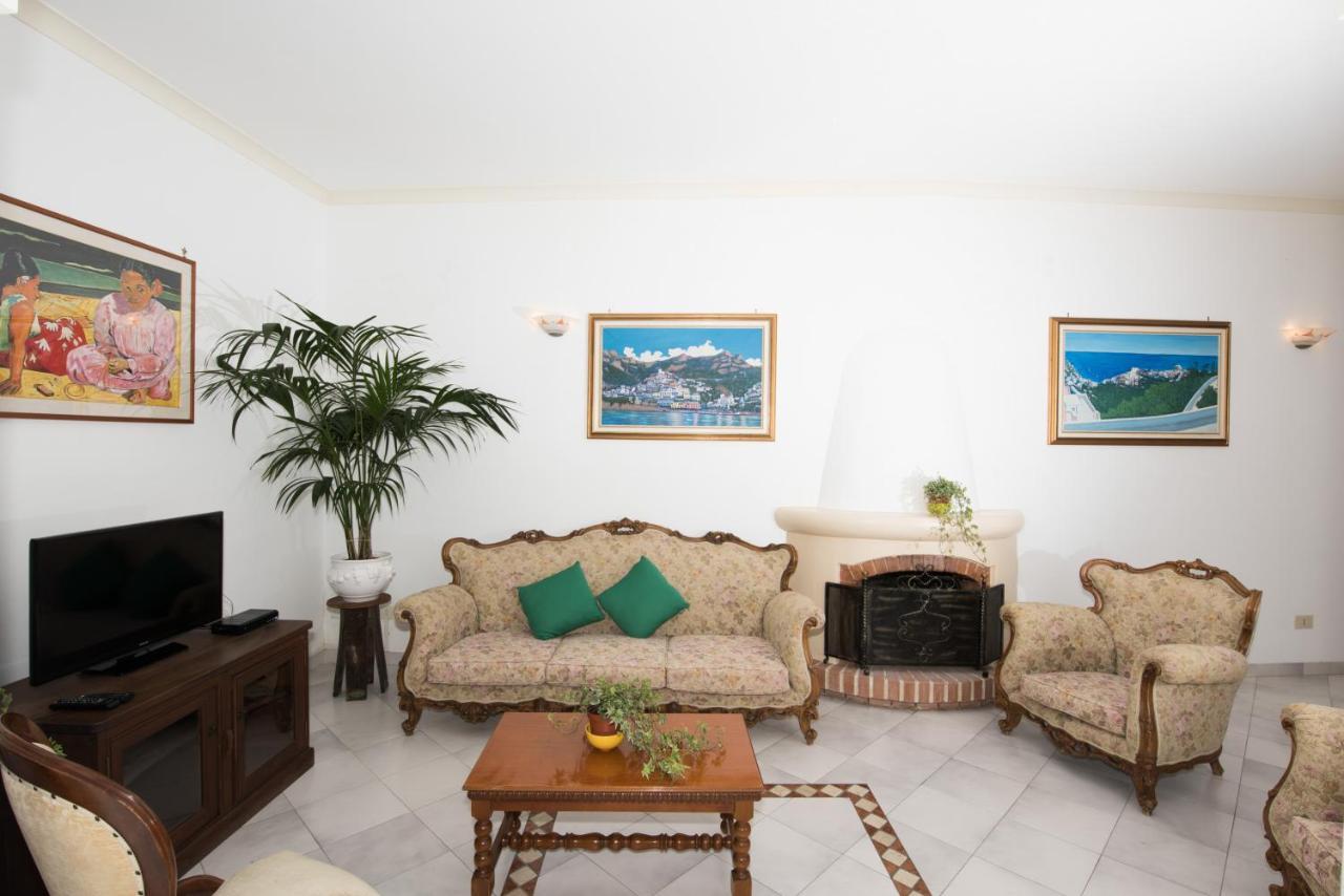 Villa Savina - Elegant Family Villa Overlooks Amalfi Coast - Positano Bagian luar foto