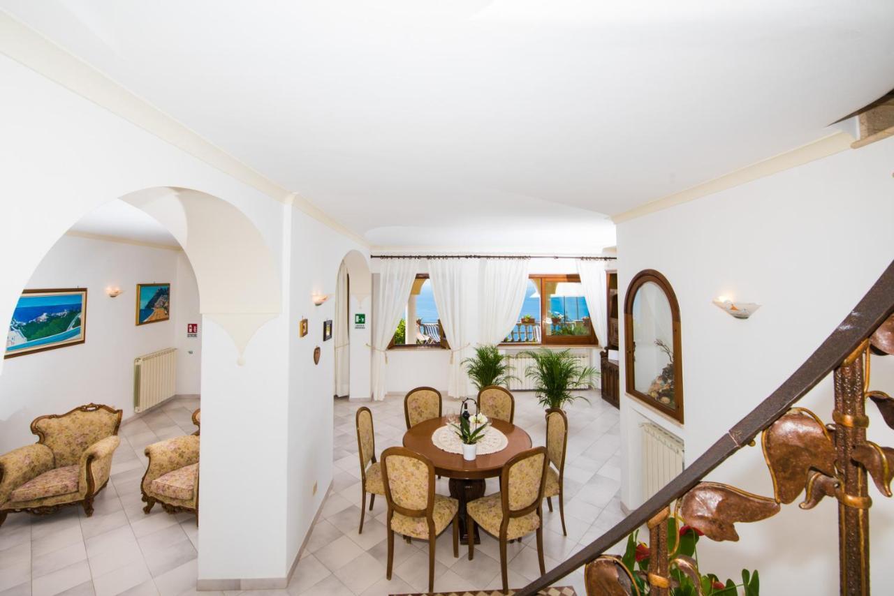 Villa Savina - Elegant Family Villa Overlooks Amalfi Coast - Positano Bagian luar foto