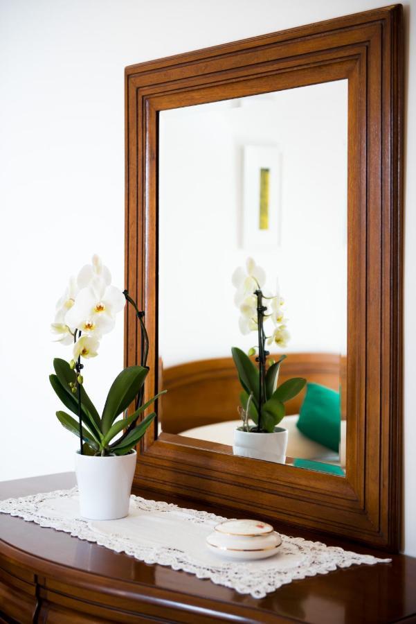 Villa Savina - Elegant Family Villa Overlooks Amalfi Coast - Positano Bagian luar foto