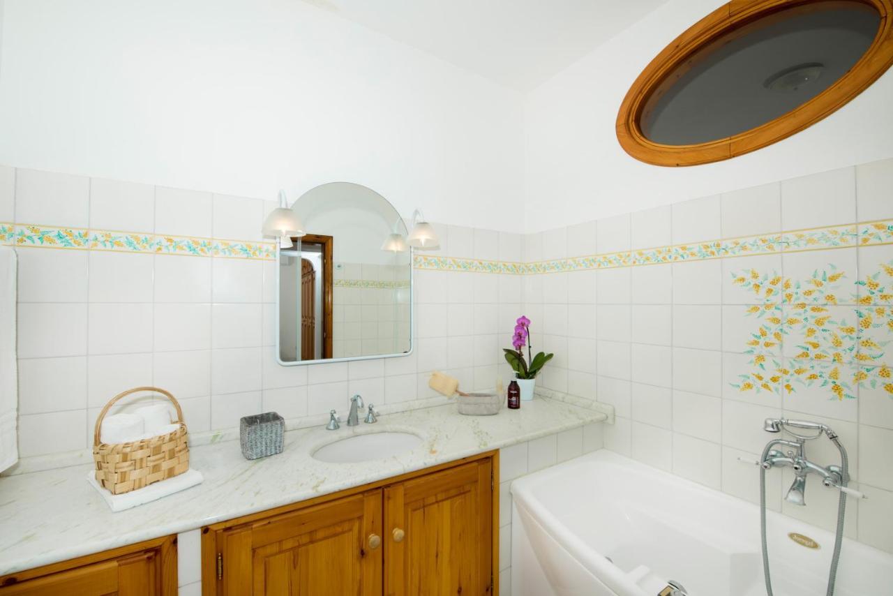 Villa Savina - Elegant Family Villa Overlooks Amalfi Coast - Positano Bagian luar foto
